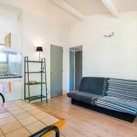 Confort 5 Piscine Partagee 木屋