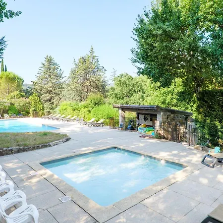 Confort 5 Piscine Partagee